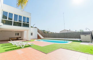 Foto 2 - Casa de 4 quartos em Roda de Berà com piscina privada e vistas do mar
