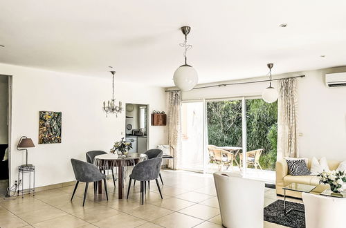 Photo 5 - 2 bedroom House in Montesquieu-des-Albères with private pool and garden