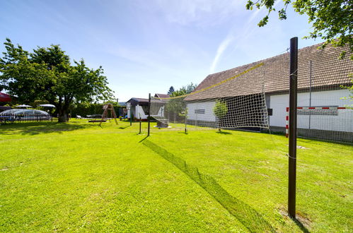 Foto 31 - Casa de 4 quartos em Neurazy com piscina privada e jardim