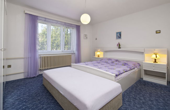 Casa de 4 quartos em Neurazy com piscina privada e jardim - Foto 11