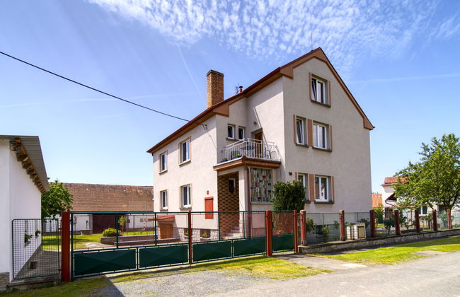 Casa de 4 quartos em Neurazy com piscina privada e jardim - Foto 29