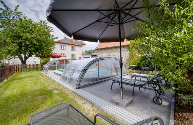 Casa de 4 quartos em Neurazy com piscina privada e jardim - Foto 7