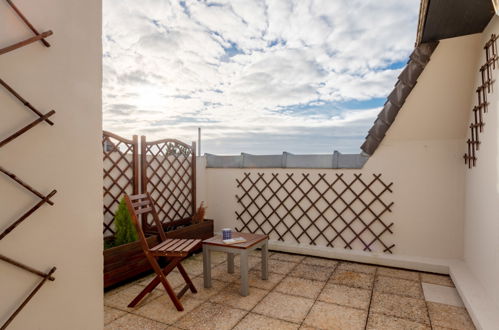 Photo 19 - 2 bedroom Apartment in Blonville-sur-Mer with terrace and sea view