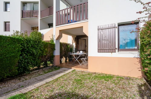 Foto 15 - Apartamento de 2 habitaciones en Vaux-sur-Mer con jardín y vistas al mar