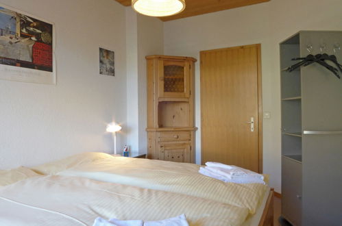 Foto 14 - Apartamento de 3 quartos em Lauterbrunnen com vista para a montanha