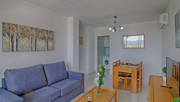 2 bedroom Apartment in Calp with swimming pool and garden - Photo 3