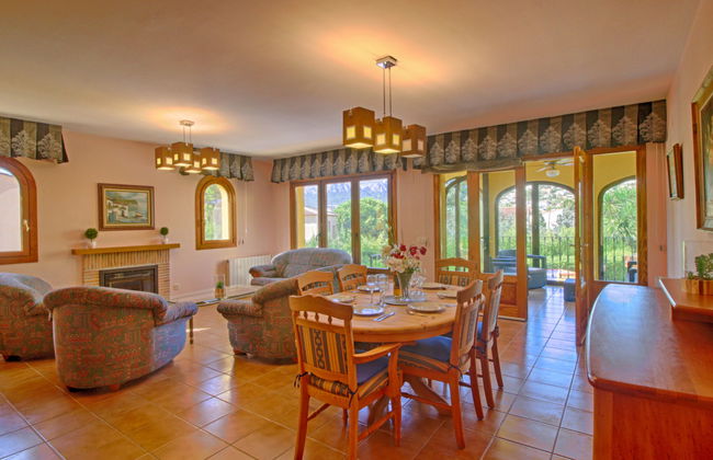 Casa de 4 quartos em Calp com piscina privada e jardim - Foto 3