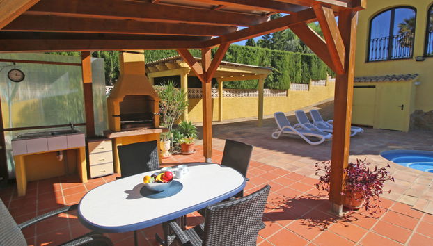 Casa de 4 quartos em Calp com piscina privada e jardim - Foto 2