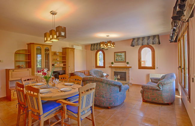 Casa de 4 quartos em Calp com piscina privada e jardim - Foto 7