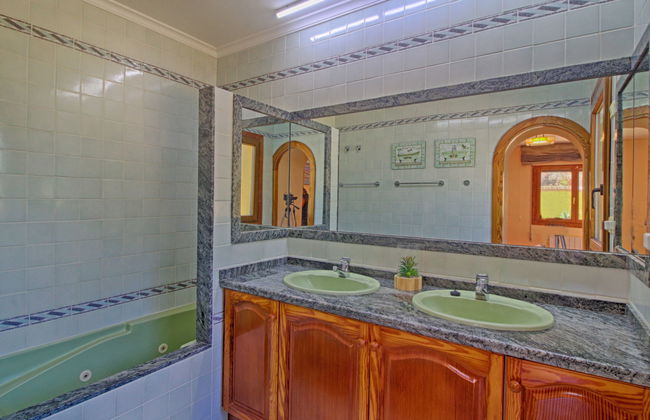 Casa de 4 quartos em Calp com piscina privada e jardim - Foto 15