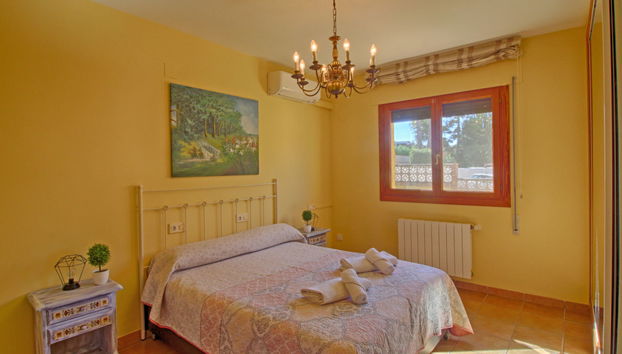 Casa de 4 quartos em Calp com piscina privada e jardim - Foto 5