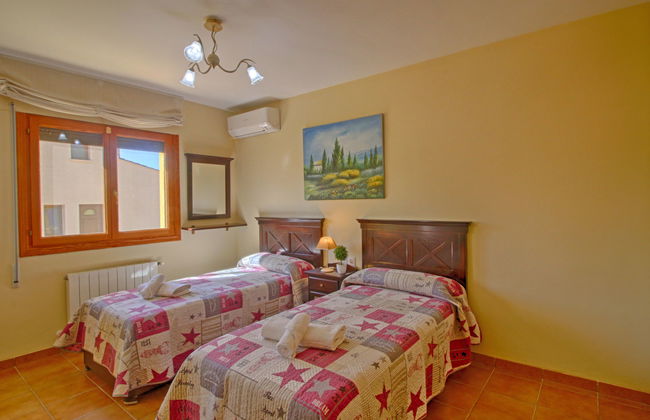 Casa de 4 quartos em Calp com piscina privada e jardim - Foto 13