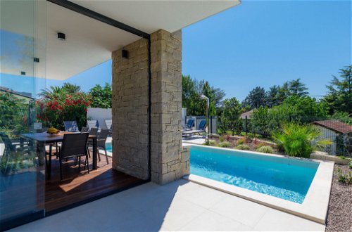 Foto 3 - Casa de 3 habitaciones en Umag con piscina privada y terraza