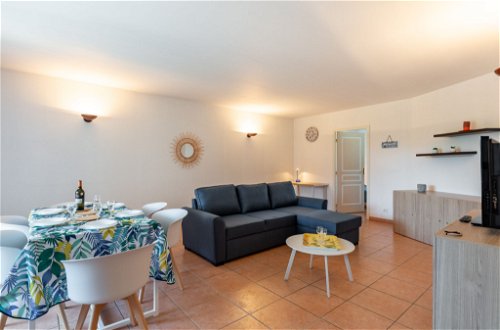 Foto 6 - Appartamento con 3 camere da letto a Sainte-Maxime con giardino e vista mare