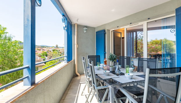 4 bedroom Apartment in Sainte-Maxime with garden and terrace - Photo 2