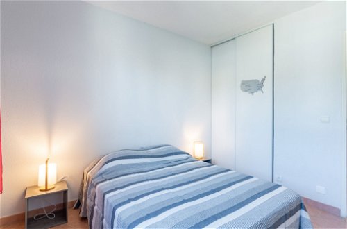 Foto 12 - Appartamento con 3 camere da letto a Sainte-Maxime con giardino e vista mare