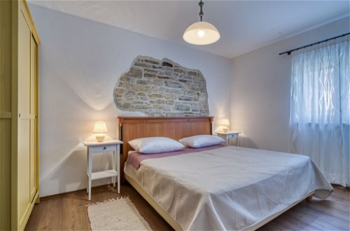 Foto 40 - Casa con 5 camere da letto a Kršan con piscina privata e vista mare