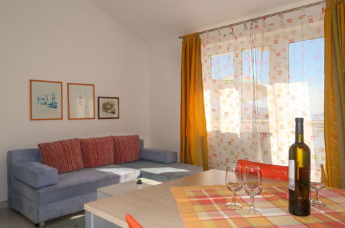 Foto 9 - Appartamento con 1 camera da letto a Senj con terrazza