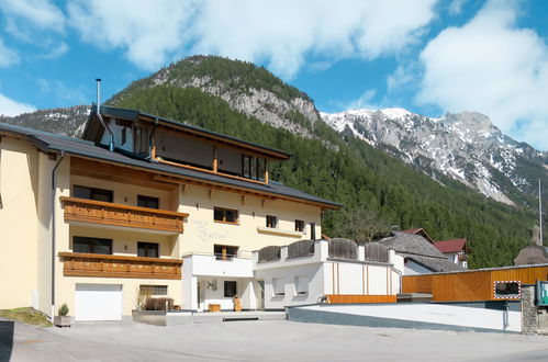 Photo 1 - Maison de 5 chambres à Pettneu am Arlberg avec terrasse et vues sur la montagne