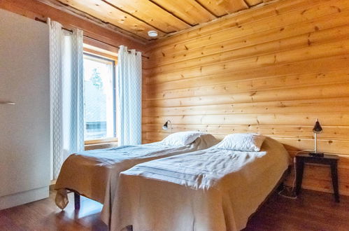 Photo 10 - 6 bedroom House in Pelkosenniemi with sauna and mountain view