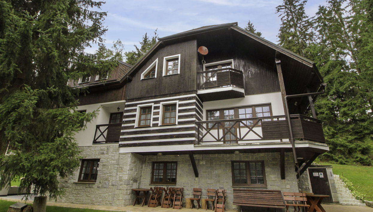 Maison de 8 chambres à Harrachov avec jardin - Photo 1