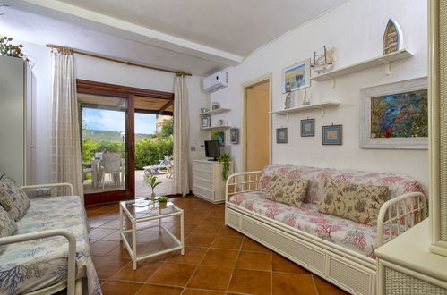 Photo 3 - 2 bedroom Apartment in Golfo Aranci with garden and sea view