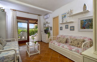 Foto 3 - Appartamento con 2 camere da letto a Golfo Aranci con giardino e vista mare