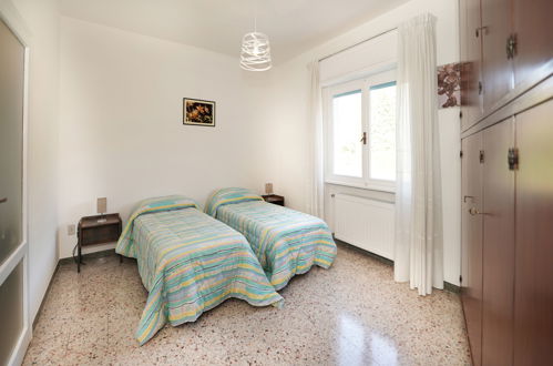 Photo 14 - 2 bedroom House in Porto Valtravaglia with garden