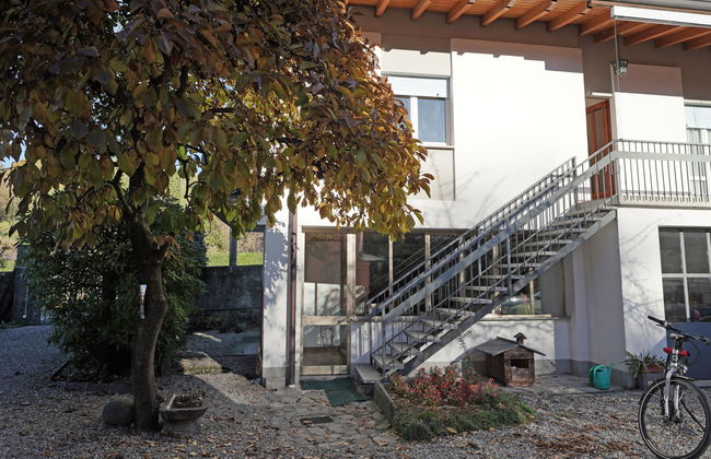 Casa de 3 quartos em Porto Valtravaglia com jardim - Foto 2