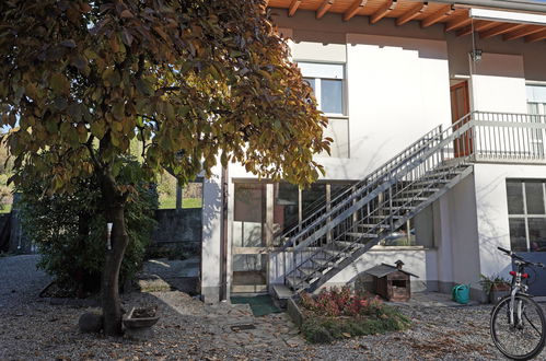 Foto 2 - Haus mit 2 Schlafzimmern in Porto Valtravaglia mit blick auf die berge