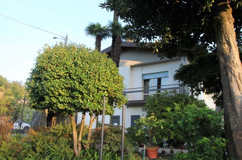 Foto 1 - Casa de 2 habitaciones en Porto Valtravaglia con vistas a la montaña