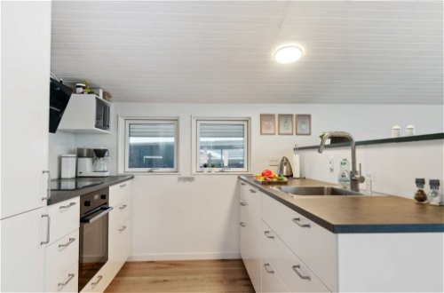 Photo 4 - Maison de 3 chambres à Rønde avec terrasse et bain à remous