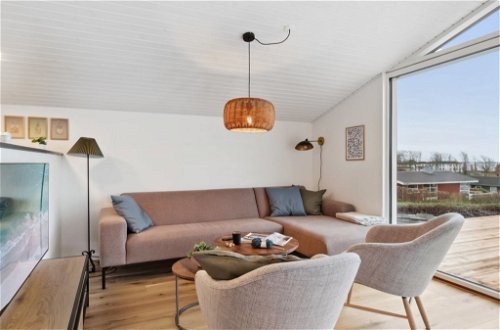 Photo 2 - Maison de 3 chambres à Rønde avec terrasse et bain à remous