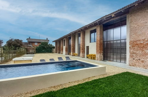 Foto 1 - Casa de 5 quartos em Poirino com piscina privada e jardim