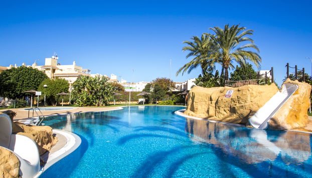 Apartamento de 3 quartos em Dénia com piscina e jardim - Foto 2