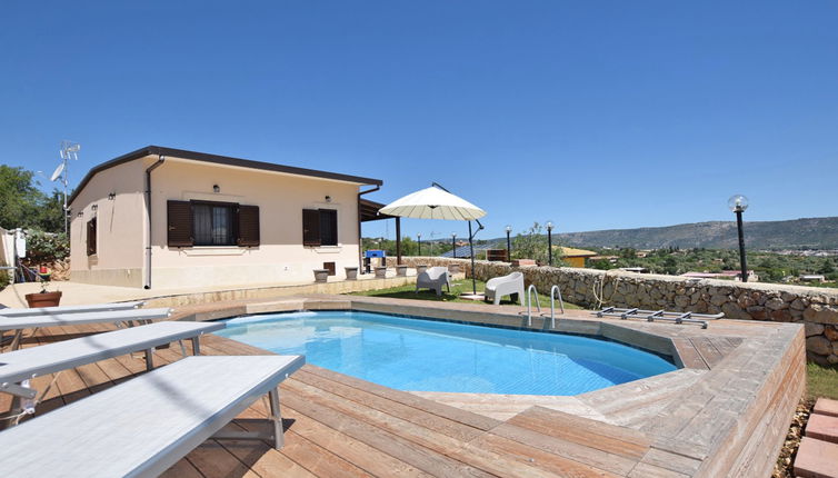 Foto 1 - Casa con 2 camere da letto a Floridia con piscina privata e vista mare