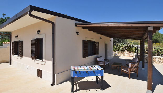 Casa de 3 quartos em Floridia com piscina privada e jardim - Foto 5