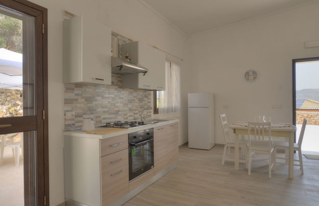 Casa de 3 quartos em Floridia com piscina privada e jardim - Foto 7