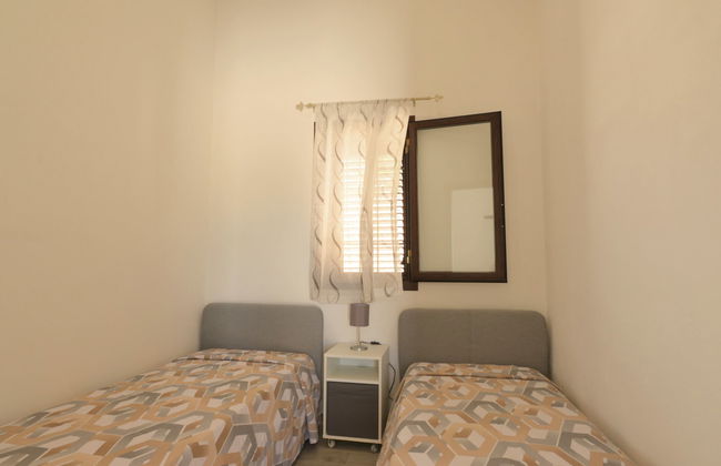 Casa de 3 quartos em Floridia com piscina privada e jardim - Foto 14