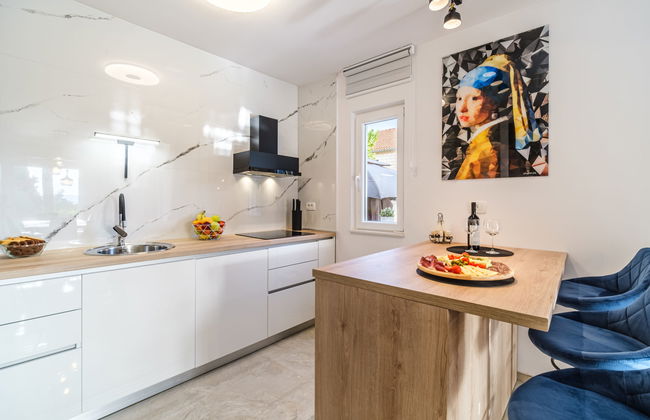 Casa de 5 quartos em Milna com piscina privada e terraço - Foto 9