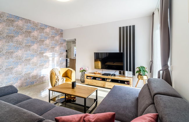 Casa de 5 quartos em Milna com piscina privada e terraço - Foto 7