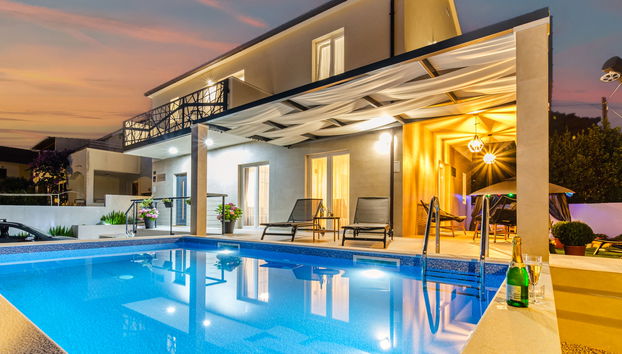 Casa de 5 quartos em Milna com piscina privada e terraço - Foto 5