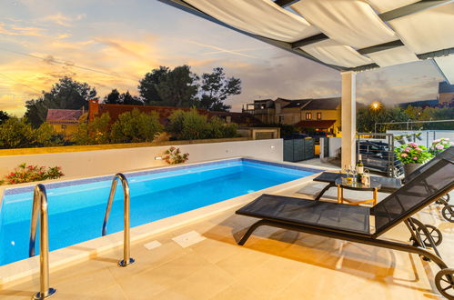 Foto 38 - Casa de 4 quartos em Milna com piscina privada e terraço