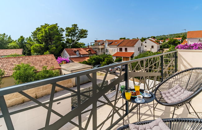 Casa de 5 quartos em Milna com piscina privada e terraço - Foto 22
