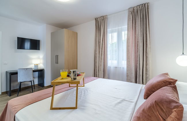 Casa de 5 quartos em Milna com piscina privada e terraço - Foto 17