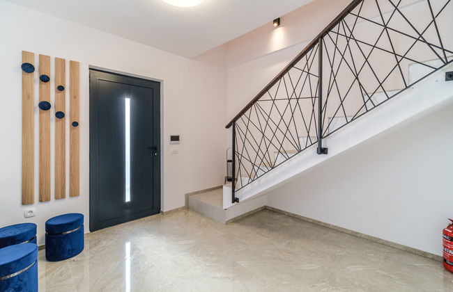 Casa de 5 quartos em Milna com piscina privada e terraço - Foto 27