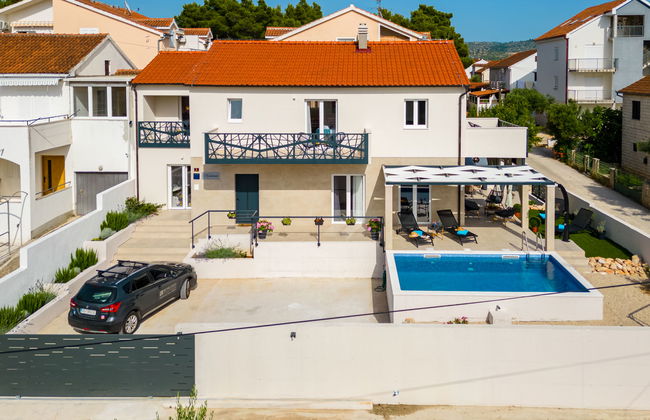 Casa de 5 quartos em Milna com piscina privada e terraço - Foto 42