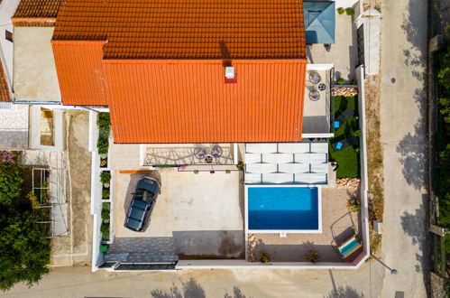 Foto 11 - Casa de 4 quartos em Milna com piscina privada e vistas do mar