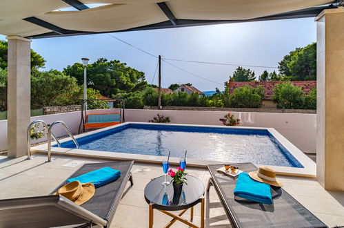 Foto 46 - Casa de 4 quartos em Milna com piscina privada e terraço