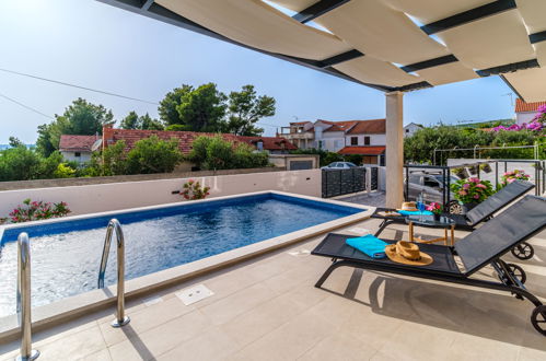 Foto 36 - Casa de 4 habitaciones en Milna con piscina privada y vistas al mar